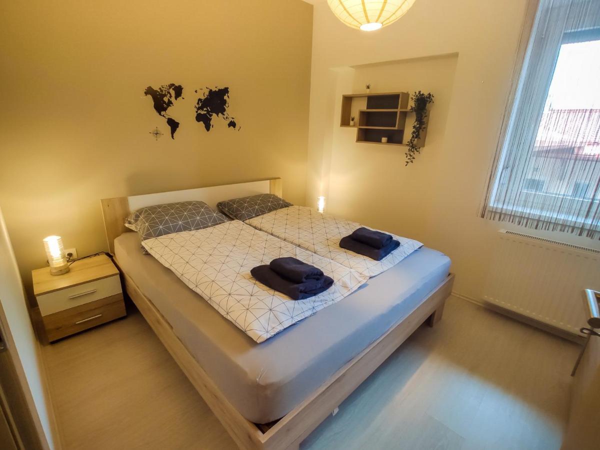 Trika Apartman Sarvar Exterior photo