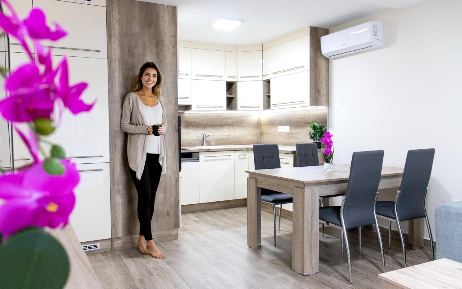Trika Apartman Sarvar Exterior photo