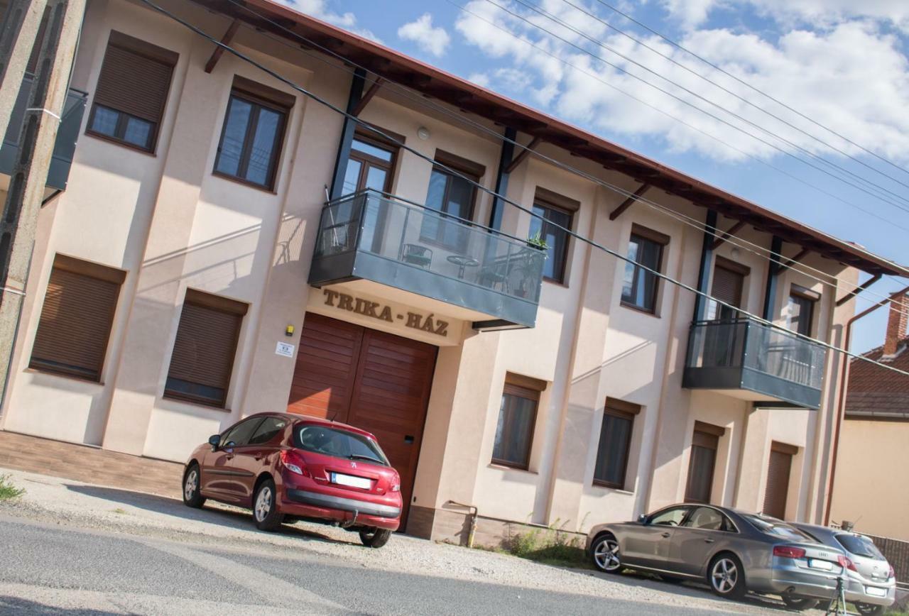 Trika Apartman Sarvar Exterior photo